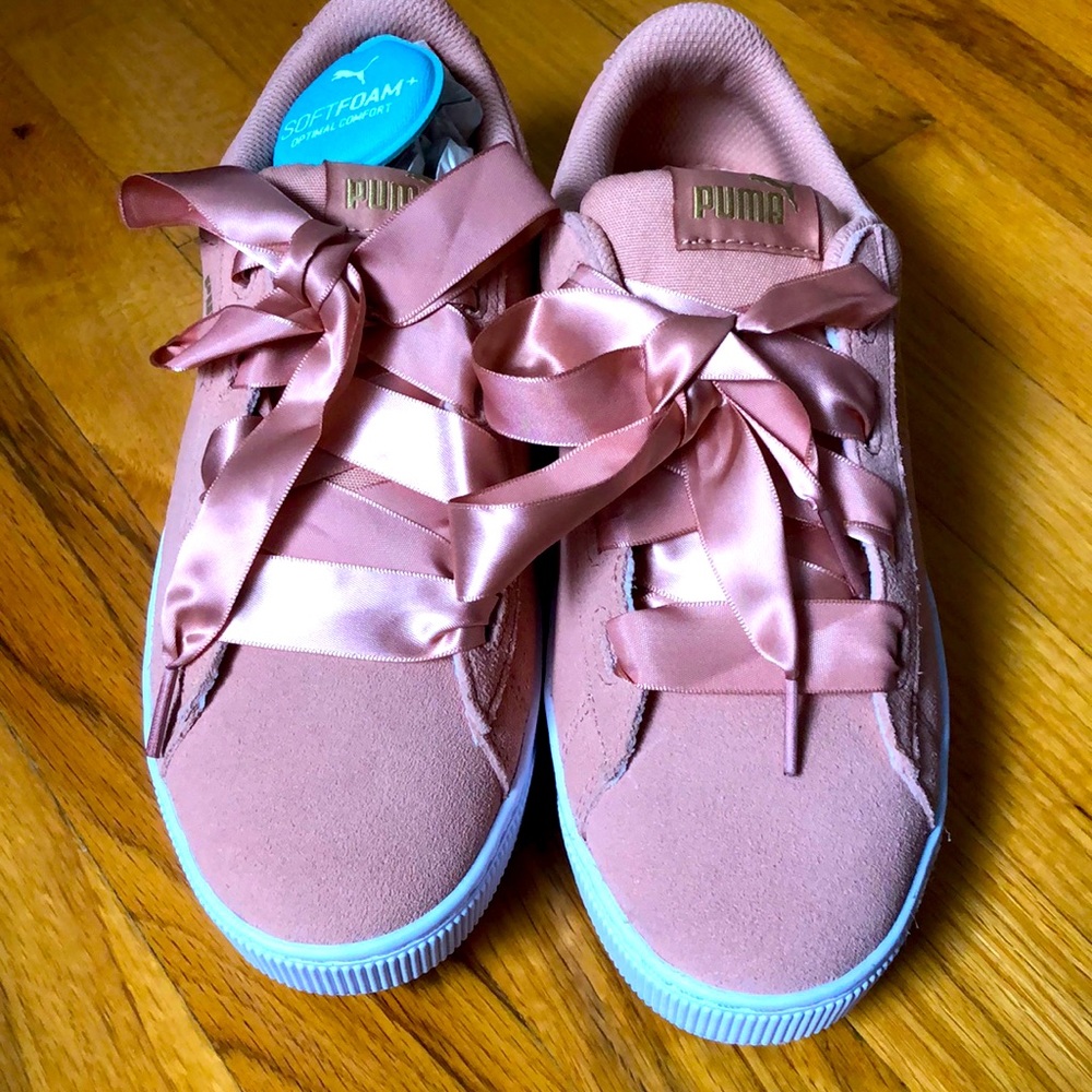 Puma Vikky Platform Ribbon Jr sneaker, sz 5.5 childrens, 6.5 adult woman’s, NWT